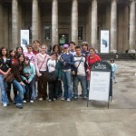 Diante do British Museum